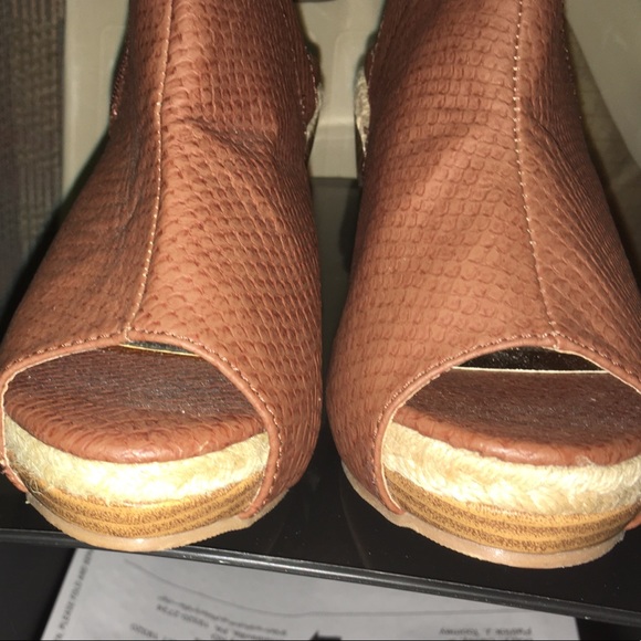 Cool Open Toe Booties - Picture 3 of 12